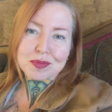 Leslie (@redwildcard) • Instagram photos and videos