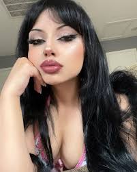 Brianna Comer (briannarosas71)