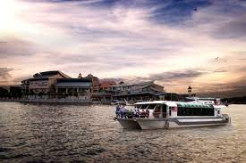 Putrajaya lake marina putrajaya recreation area is located on the west side of prince plaza in the heart of putrajaya, kuala lumpur, next to putrajaya lake and directly opposite the pink mosque. Marina Putrajaya The Place To Be In Putrajaya