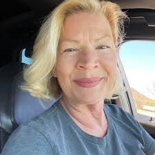 What are some well-lit Italian restaurants in Scottsdale for a 99th  birthday party?