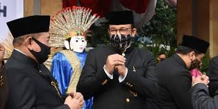 Jual topi bintara field cap polri topi polisi topi polri. Bikin Merinding Momen Hangat Aparat Polisi Dengan Pendemo Sampai Copot Seragam Merdeka Com
