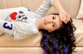 Latest movies in which amyra dastur has acted are bagheera, prassthanam, koi jaane na, made. Prasthaanam Amyra Dastur Looks Like A Breath Of Fresh Air In The Sanjay Dutt Starrer Bollywood News India Tv