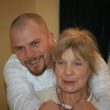 Please keep an eye out for a Barn Owl wearing anklets and jesses. Last seen  in Nash Mills area around 30 mins ago. He is rung and tame but will likely  be