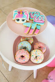Die Kekse Und Donuts Auf Dieser Lol Surprise Dolls Geburtstagsfeier Sind Fantastisch Lol Dolls Donut Birthday Parties Birthday Party Food Donut Party