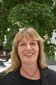 Zwischen Wut und Würde