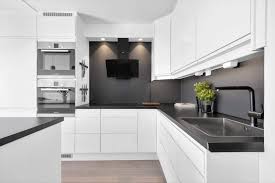 Tote Ecke In Kuche Nutzen Diese Moglichkeiten Gibt Es In 2020 Kuche Kuche L Form Kuche Gestalten