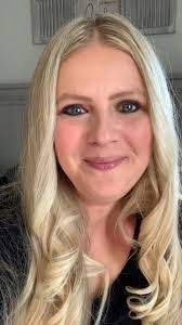 Jenn Wiggins's Instagram, Twitter & Facebook