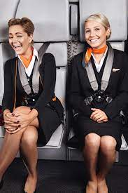 Combien gagne une hôtesse de l'air, rémunération, primes. Easy Jet Airline