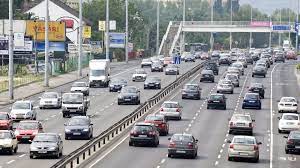 Sokan utaztak a buszon elsődleges információk szerint a buszon több mint ötven ember utazott. Orulet Mi Van Az M7 Esen Baleset Miatt Torlodik A Forgalom A Balaton Fele Hellovidek