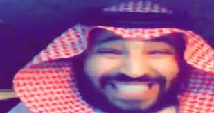 يعود احتجاز الأمير سلمان بن عبد العزيز ووالده إلى شهر كانون الثاني/ يناير 2018 في إطار حملة اعتقالات طالت أفراد في العائلة المالكة بإشراف ولي العهد الأمير محمد بن سلمان كمؤشر. Ø¶Ø­ÙƒØ© Ù…Ø­Ù…Ø¯ Ø¨Ù† Ø³Ù„Ù…Ø§Ù†