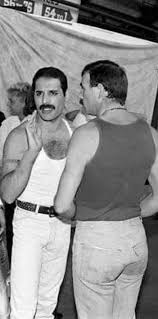 Jim hutton was hiv+ as well, but that is not what killed him. 20 Rarely Seen Photos Of Freddie Mercury And His Boyfriend Jim Hutton Photos Hornet The Gay Social Network