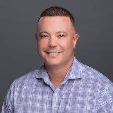 Nothing better than breaking chips after a late round of golf with good  friend, Tim York of iC Consult who's also a valued partner of SailPoint.  Scores: 🥇 Derek: 18 (Don't fact