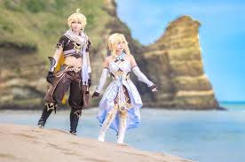 高达2米的草神现身漫展，身后跟了一排萝莉，疑似大慈树王觉醒_玩家_小草_角色