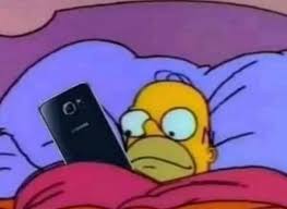 Nadie puede estar despierto un domingo tan temprano" Yo: