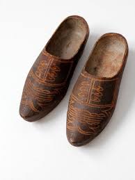 Antique Carved Wooden Clogs Decorative Wood Shoes In 2021 Dutch Wooden Shoes Wood Shoes Wooden Clogs