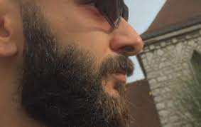 You're not meant to cut the beard other than the upper lip bit. Step Feed