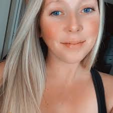 Jocelyn Castro's Instagram, Twitter & Facebook