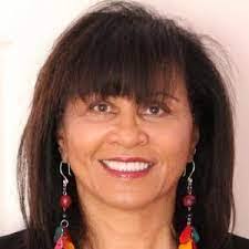 Jeanette Davidson's Instagram, Twitter & Facebook