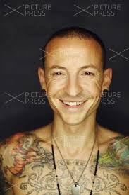 / the pressures of being boss exhausted every bone in my body / i can't walk / i don't talk, i scream, i don't stop to think / i'm so close to. Chester Bennington Smile Chester Bennington Linkin Park Chester Chester