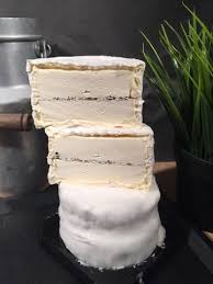 Brillat Savarin A La Truffe Fromagerie Sten Marc Brest Truffe Savarin Cremeux
