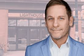 Ken Early's Instagram, Twitter & Facebook