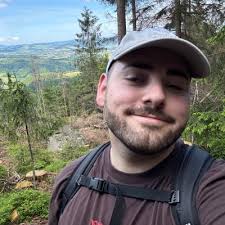 Wow! I just experienced my very first pride parade and it was incredible!  💅🏻 All these beautiful people with smiles