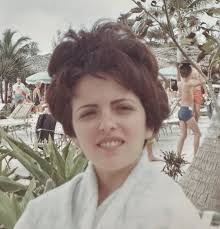 Isabella Holman's Instagram, Twitter & Facebook