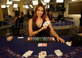 The dealership's ability to make money selling used cars depends on many things, starting with how much money the dealer has in it. this number depends on the trade allowance the dealer made to acquire the used car. How Much Do Online Blackjack Dealers Make