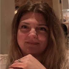 Lois Denney's Instagram, Twitter & Facebook