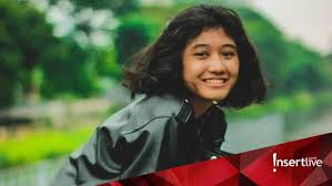 Disebut mirip nike ardilla, amel justru tak berani mengaku mirip. Viral Mirip Nike Ardilla Amel Mendadak Populer Ramai Diundang Televisi