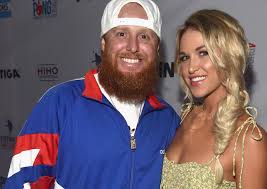 Maybe you would like to learn more about one of these? Dodgers News Justin Turner Wife Kourtney Gifted Disneyland Tickets To Children During Visits To Local Hospitals Dodger Blue