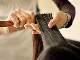 Combine all of the oils in a small bowl or other container and stir well to combine. Using Castor Oil For Hair Growth