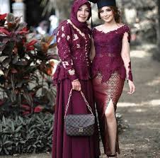 Kain pelapis yang digunakan bervariasi, tergantung selera anda. Model Gamis Brokat Untuk Orang Gemuk Katalog Busana Muslim