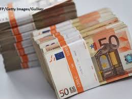 Petru luna aprilie 2019 bnr a raportat joi o datorie externă publică şi privată de 103 miliade de euro (99,4 mld. Datoria ExternÄƒ A Romaniei A Crescut Cu 397 Mil Euro In Primele Trei Luni La Aproape 100 Mld Euro Teodorovici Este Un Lucru Firesc La Nivelul Intregii Europe Incont Stirileprotv Ro