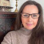 Julie Bolt's Instagram, Twitter & Facebook