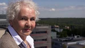 Lewis for their research concerning the mechanisms of early embryonic development. Forscherin Aus Leidenschaft Christiane Nusslein Volhard Startseite Geschichte Entdeckungen Swr De