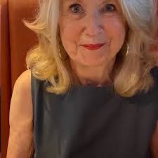 Rebecca Mettler's Instagram, Twitter & Facebook