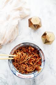 Nouilles Chinoises Aux Legumes Et Poulet Au Miel Nouilles Chinoises Aux Legumes Nouilles Chinoises Recettes De Cuisine