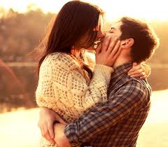 Love Couple Passionate Lip To Lip Kiss Find A Boyfriend Romantic Love Couple Love Couple Images
