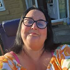 where is the best offer for xmas chocolate tubs please at the moment? thank  you