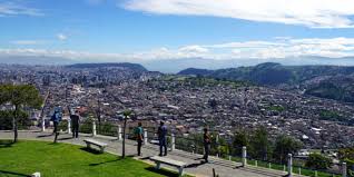 Explore ecuador by train with 9 spectacular expeditions across the ecuadorian northern, central and. Quito Ecuador Stadtereise Altstadt Koloniales Unesco Denkmal