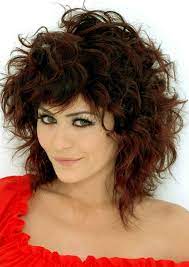 Coiffure Cheveux Mi Longs Brushing Boucle Maquillage Jpg 800 1132 Medium Curly Hair Styles Medium Hair Styles Curly Hair Styles Naturally