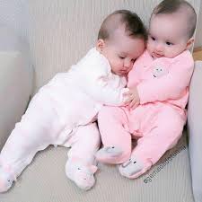 Artikel ini menyediakan kumpulan gambar lucu yang bisa melepas penat dan mengusir capek akan rutinitas harian. 12 Ide Kembar Kembar Nama Bayi Unik Bayi Lucu