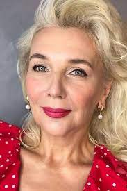 7 Tips On Makeup For Older Women With Inspirational Ideas Makeup Tips For Older Women Makeup For Older Women Short Hair Older Women
