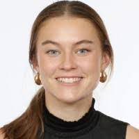 Elizabeth Breen's Instagram, Twitter & Facebook