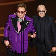 The highest acknowledgement in the list, elton became one of only 64 people to hold the honour. Sick Elton John Vows To Finish Tour After Cutting Short New Zealand Concert