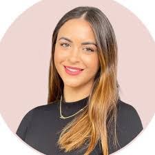 Laura Mesa's Instagram, Twitter & Facebook