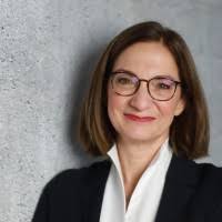 100+ perfiles de «Luckner»