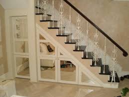 как сделать лестницу на второй этаж в своем доме Shkaf Pod Lestnicej V Chastnom Dome Dizajn Idei Domoked Ru Pod Lestnicej Shkaf Pod Lestnicej Dom