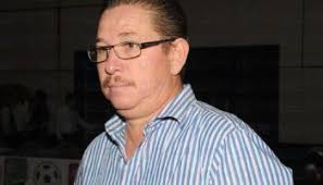 Loros con mínima ventaja